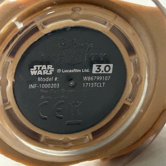 Disney Infinity 3.0 x Star Wars - Ahsoka Buy 4 $14 Figures Get TWO $14s FREE 💪 - Picture 4 of 4